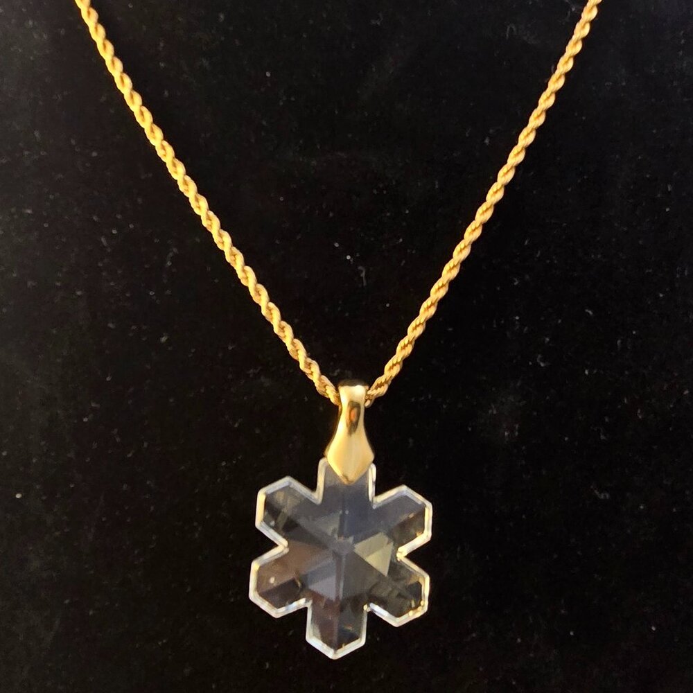 Vintage 32" Gold Color Necklace Round Chain w/ Clear 1 1/4" Snowflake Pendent